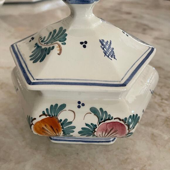 handpainted Delft Holland Small covered dish - Picture 2 of 11